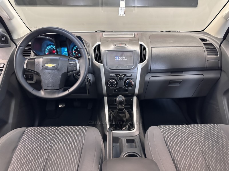 S10 2.4 LT 4X2 CD 8V FLEX 4P MANUAL - 2014 - SAPIRANGA