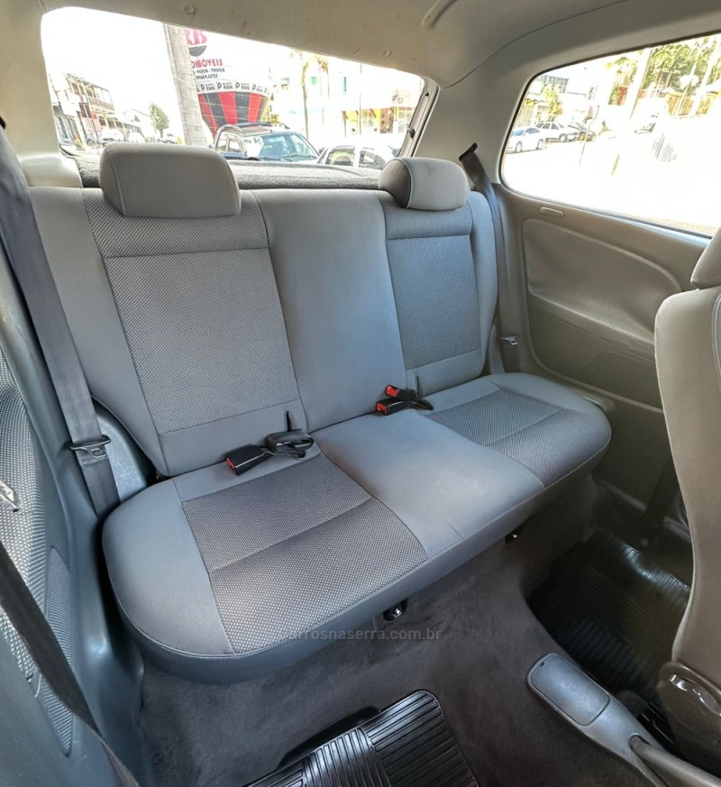FOX 1.0 MI 8V FLEX 2P MANUAL - 2011 - PAROBé