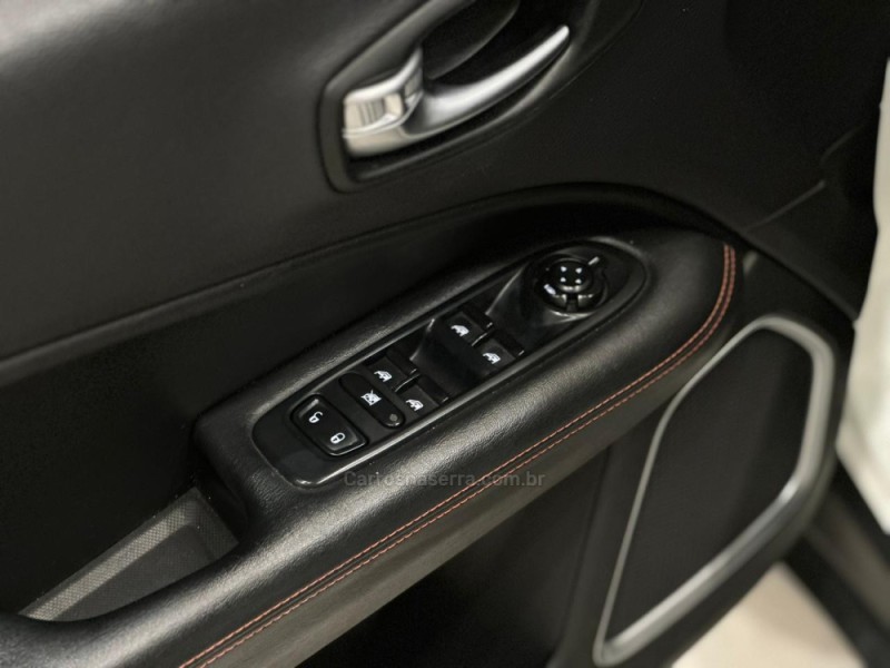 COMPASS 2.0 16V DIESEL TRAILHAWK 4X4 AUTOMÁTICO - 2017 - CAXIAS DO SUL