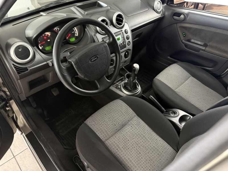 FIESTA 1.6 ROCAM SE SEDAN 8V FLEX 4P MANUAL - 2011 - GUAPORé