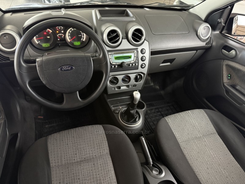 FIESTA 1.6 ROCAM SE SEDAN 8V FLEX 4P MANUAL - 2011 - GUAPORé