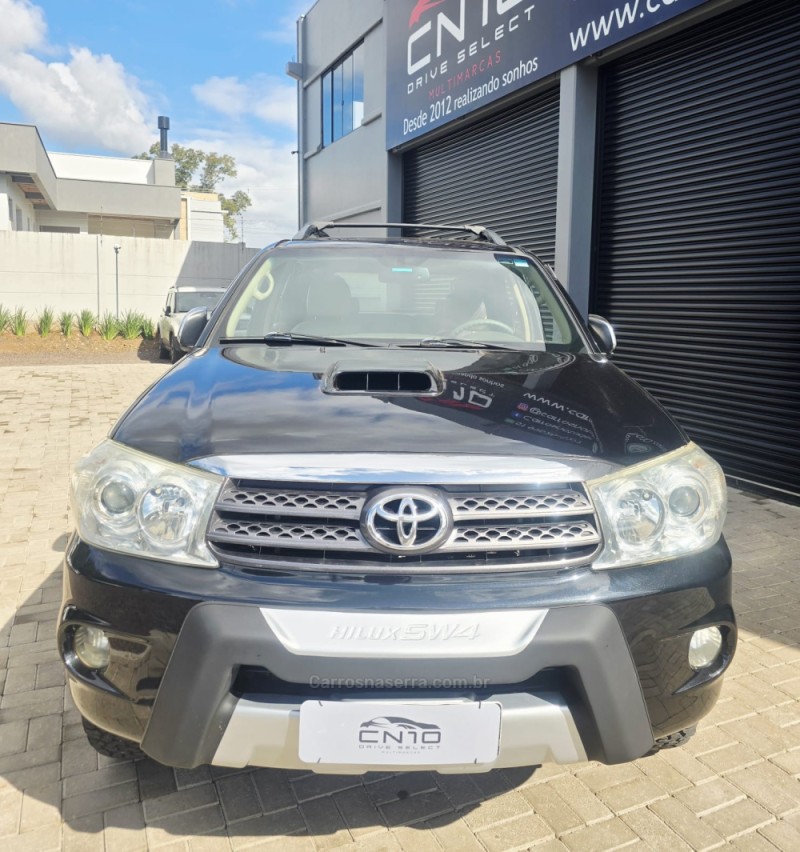 HILUX SW4 3.0 SRV 4X4 7 LUGARES 16V TURBO INTERCOOLER DIESEL 4P AUTOMÁTICO - 2010 - LAJEADO