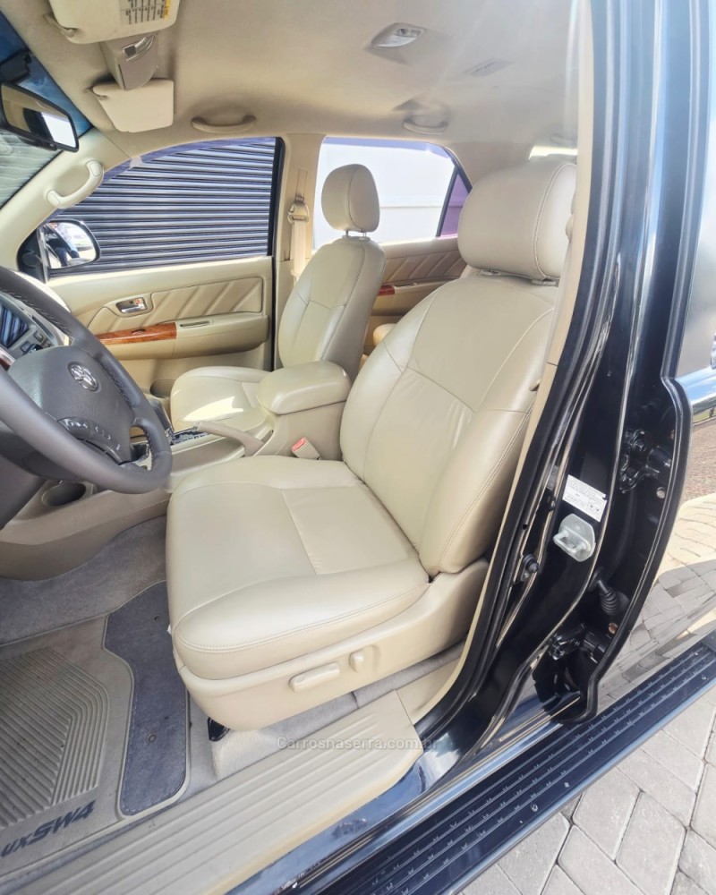 HILUX SW4 3.0 SRV 4X4 7 LUGARES 16V TURBO INTERCOOLER DIESEL 4P AUTOMÁTICO - 2010 - LAJEADO