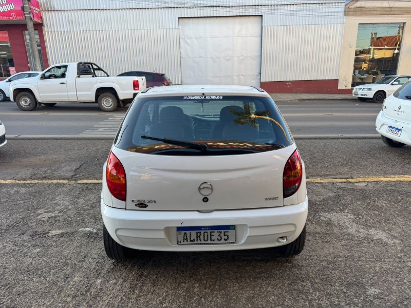 CELTA 1.0 MPFI 8V GASOLINA 2P MANUAL - 2004 - VACARIA