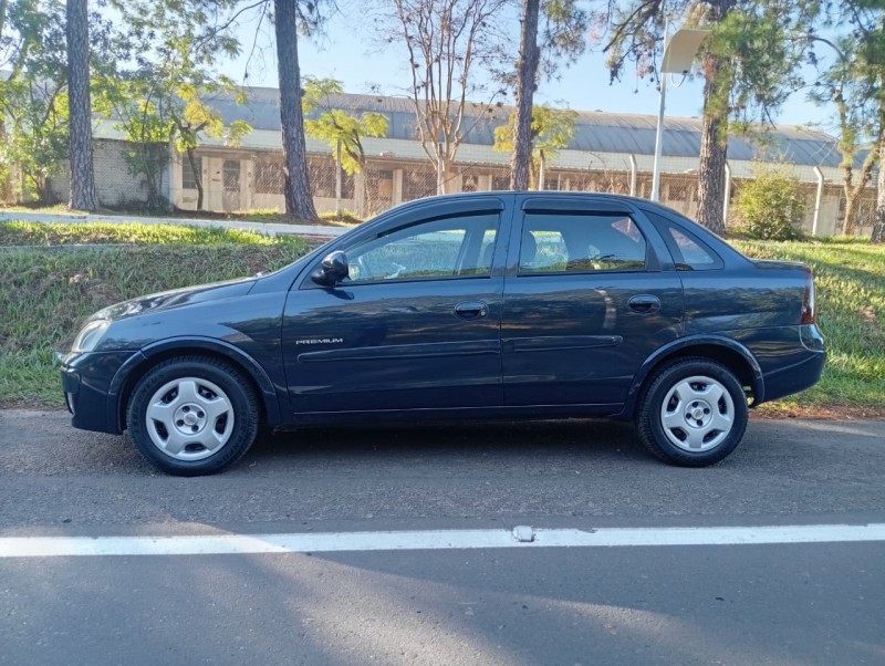 CORSA 1.4 MPFI PREMIUM SEDAN 8V FLEX 4P MANUAL - 2009 - VENâNCIO AIRES