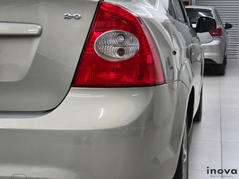 FOCUS 2.0 GLX SEDAN 16V FLEX 4P MANUAL - 2011 - NOVO HAMBURGO