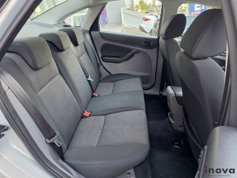 FOCUS 2.0 GLX SEDAN 16V FLEX 4P MANUAL - 2011 - NOVO HAMBURGO