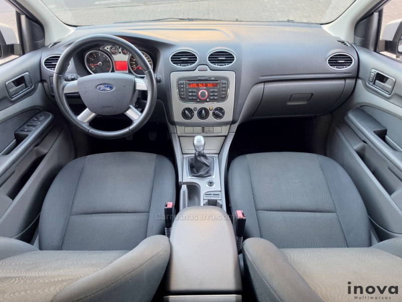FOCUS 2.0 GLX SEDAN 16V FLEX 4P MANUAL - 2011 - NOVO HAMBURGO