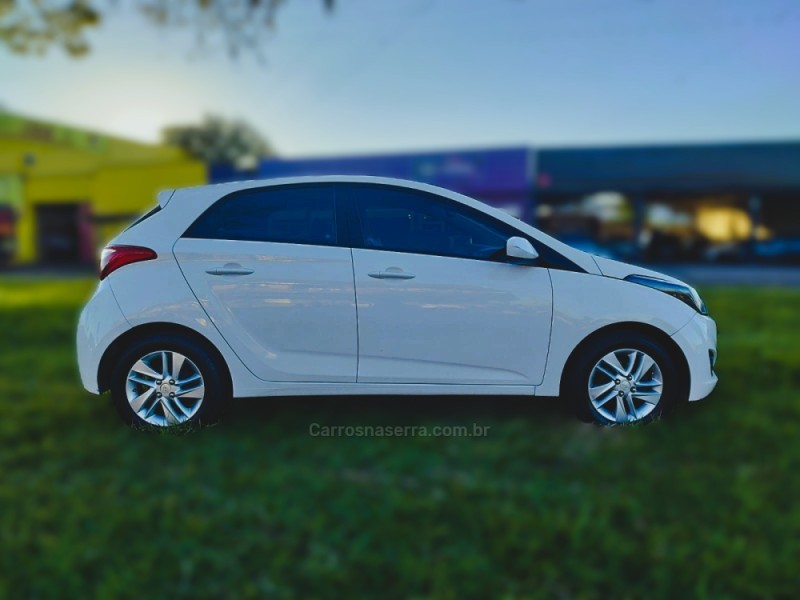 HB20 1.6 COMFORT PLUS 16V FLEX 4P MANUAL - 2014 - NOVO HAMBURGO