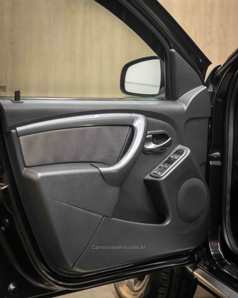 DUSTER 2.0 DYNAMIQUE 4X2 16V FLEX 4P MANUAL - 2013 - CAXIAS DO SUL