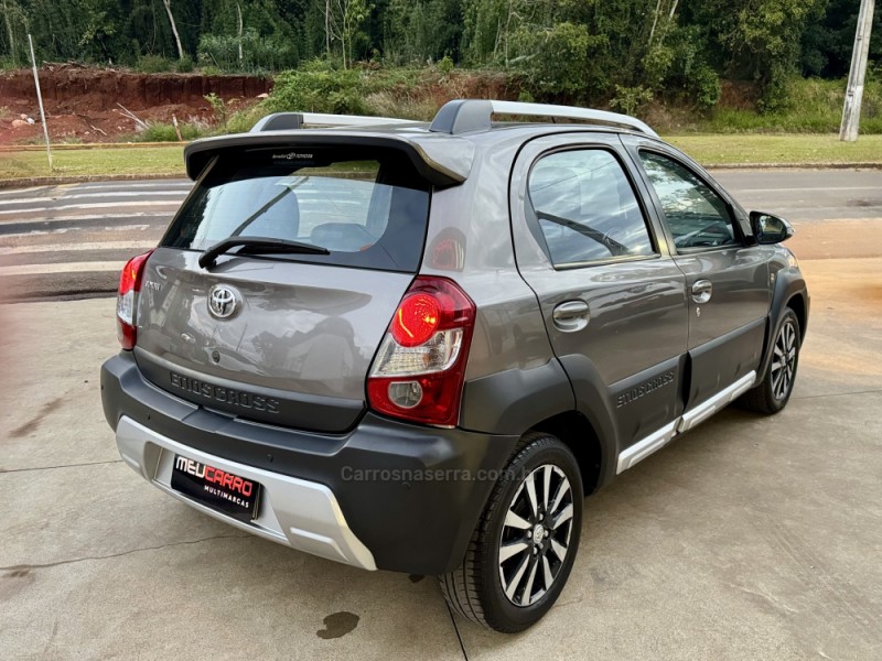 ETIOS CROSS 1.5 16V FLEX 4P MANUAL - 2017 - LAJEADO