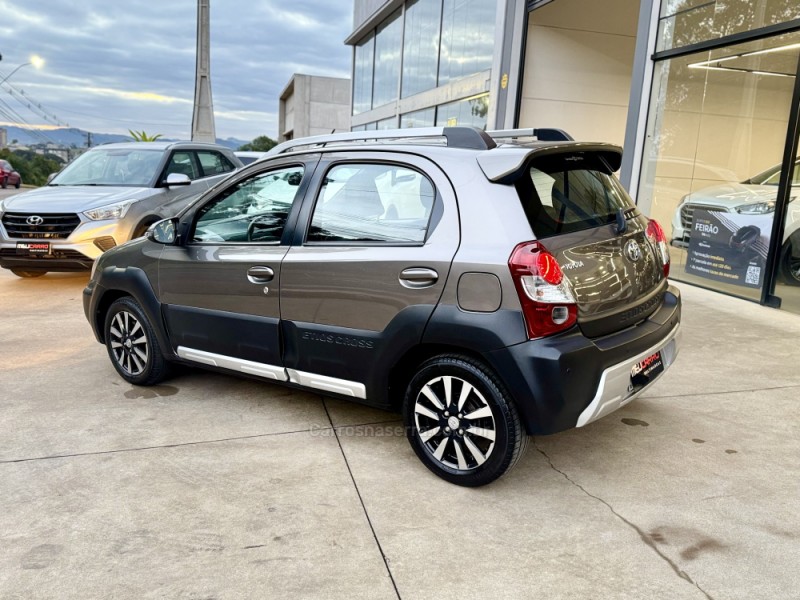 ETIOS CROSS 1.5 16V FLEX 4P MANUAL - 2017 - LAJEADO