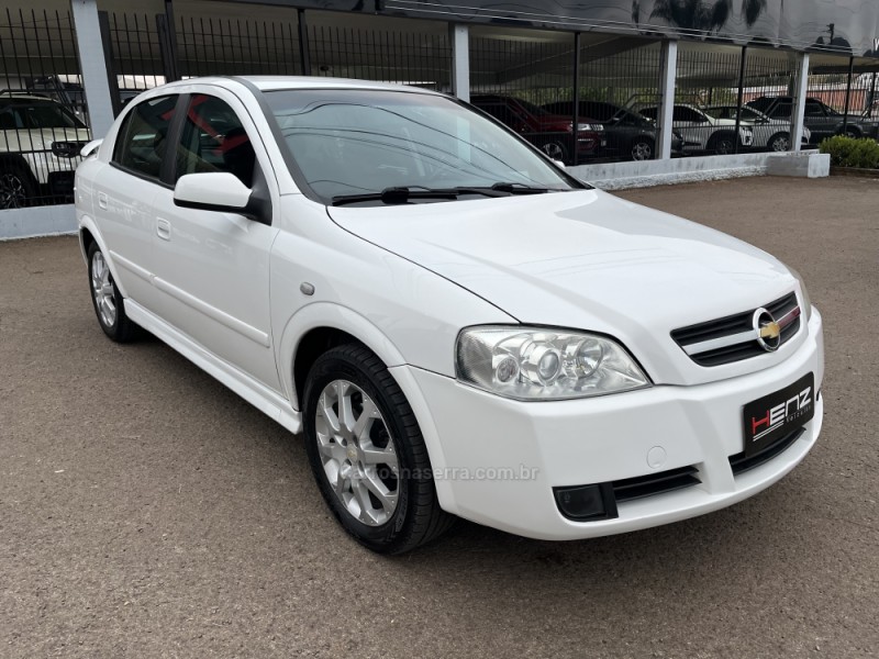 ASTRA 2.0 MPFI ADVANTAGE 8V FLEX 2P MANUAL - 2010 - BOM PRINCíPIO