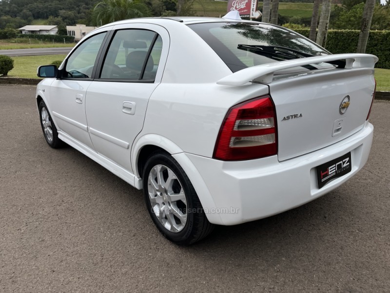 ASTRA 2.0 MPFI ADVANTAGE 8V FLEX 2P MANUAL - 2010 - BOM PRINCíPIO
