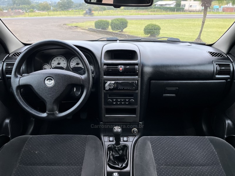 ASTRA 2.0 MPFI ADVANTAGE 8V FLEX 2P MANUAL - 2010 - BOM PRINCíPIO