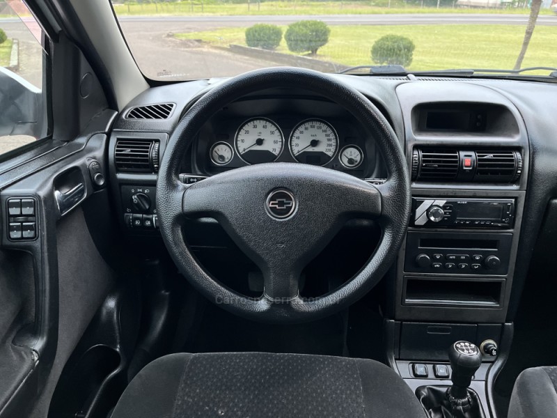 ASTRA 2.0 MPFI ADVANTAGE 8V FLEX 2P MANUAL - 2010 - BOM PRINCíPIO
