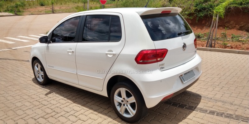 FOX 1.6 MI HIGHLINE 8V FLEX 4P MANUAL - 2015 - SãO MARCOS