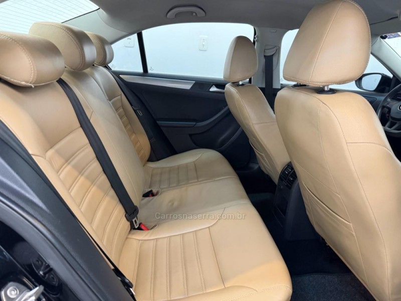 JETTA 1.4 16V TSI TRENDLINE GASOLINA 4P TIPTRONIC - 2016 - BOM RETIRO DO SUL