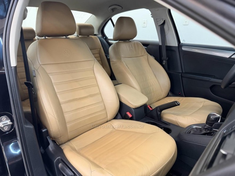 JETTA 1.4 16V TSI TRENDLINE GASOLINA 4P TIPTRONIC - 2016 - BOM RETIRO DO SUL
