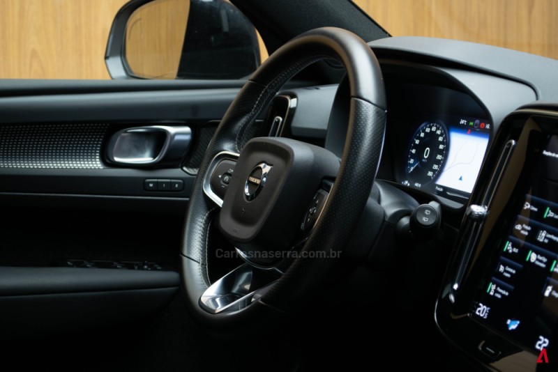 XC 40 1.5 T5 HÍBRIDO R-DESIGN FWD - 2021 - GARIBALDI
