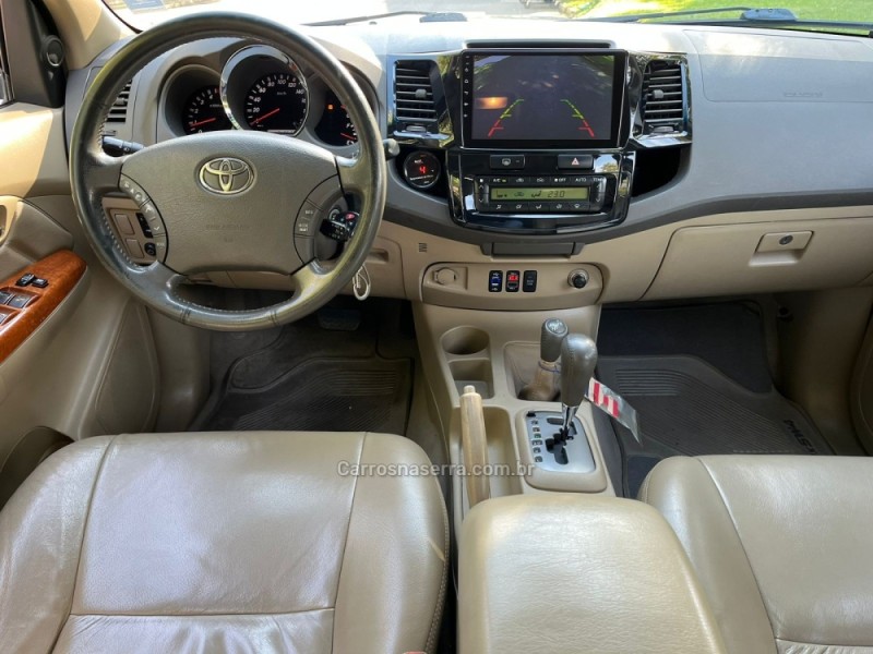 HILUX SW4 3.0 SRV 4X4 7 LUGARES 16V TURBO INTERCOOLER DIESEL 4P AUTOMÁTICO - 2010 - FELIZ