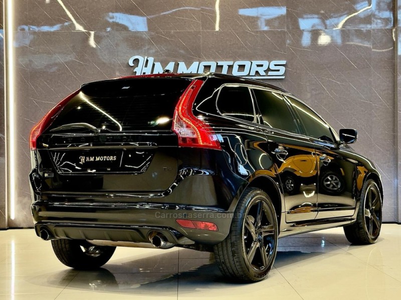 XC60 2.0 T6 R DESIGN TURBO GASOLINA 4P AUTOMÁTICO - 2015 - CAXIAS DO SUL
