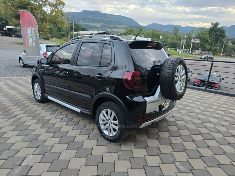 CROSSFOX 1.6 MI FLEX 8V 4P MANUAL - 2014 - ENCANTADO