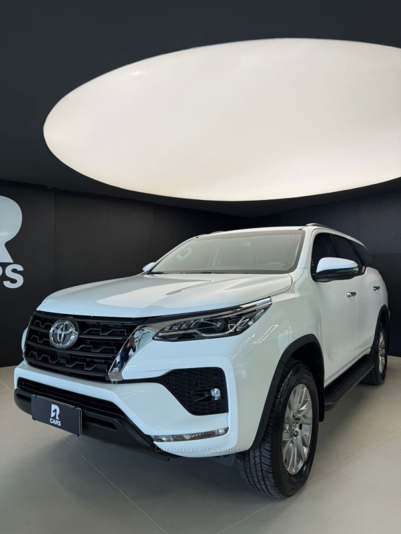 HILUX SW4 2.7 SRV 4X2 16V FLEX 7 LUGARES 4P AUTOMÁTICO - 2021 - LAJEADO