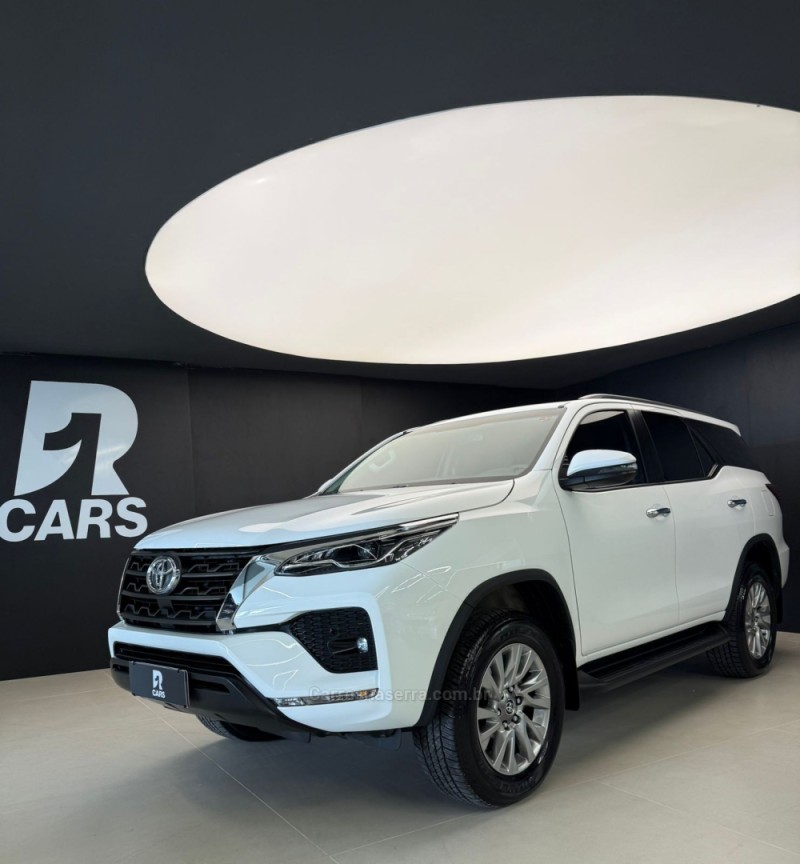 HILUX SW4 2.7 SRV 4X2 16V FLEX 7 LUGARES 4P AUTOMÁTICO - 2021 - LAJEADO