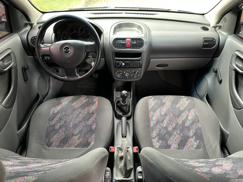 CORSA 1.0 MPFI SEDAN 8V GASOLINA 4P MANUAL - 2004 - CAXIAS DO SUL