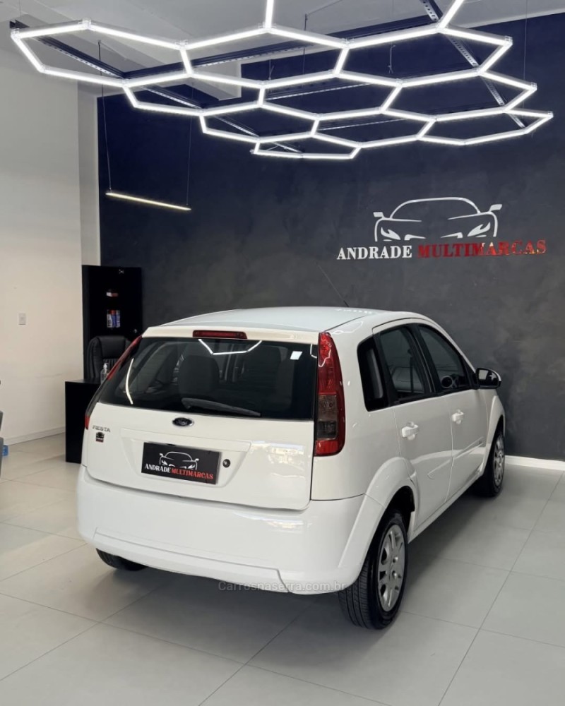 FIESTA 1.6 SE HATCH 16V FLEX 4P MANUAL - 2014 - CAXIAS DO SUL