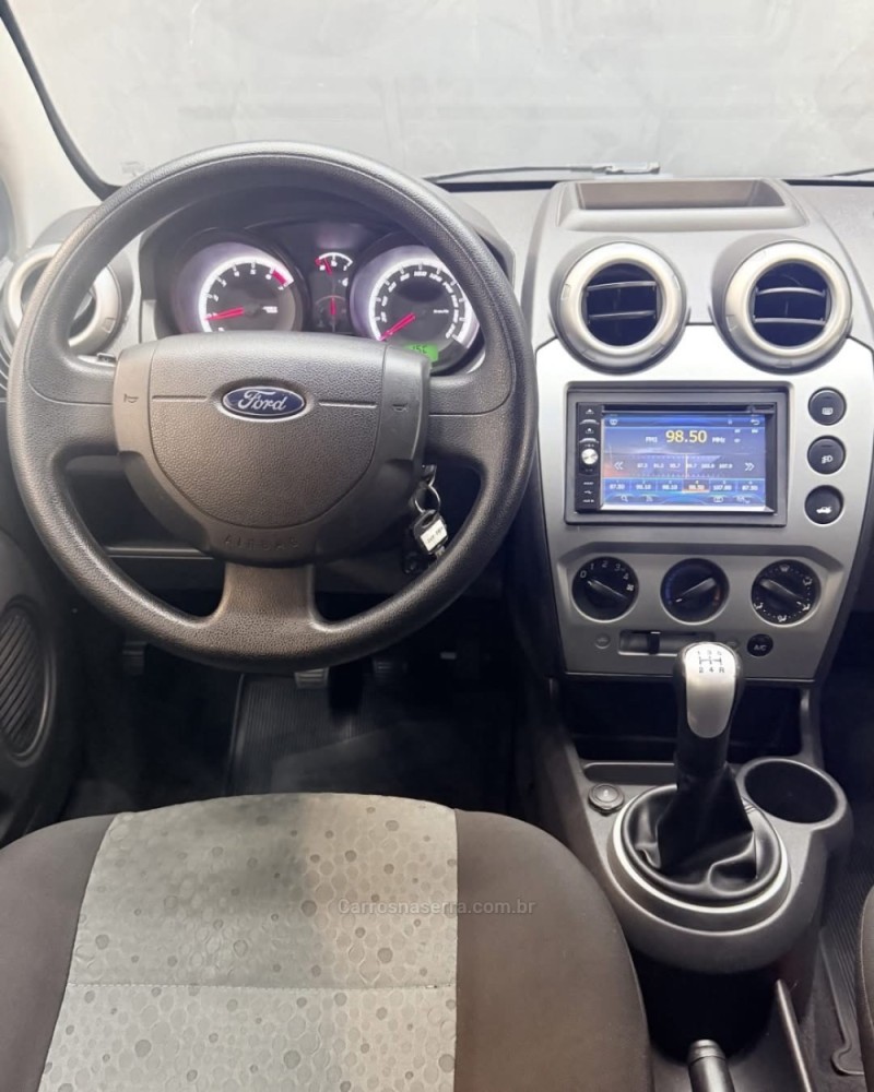 FIESTA 1.6 SE HATCH 16V FLEX 4P MANUAL - 2014 - CAXIAS DO SUL