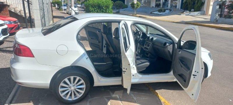 VOYAGE 1.6 MI TREND 8V FLEX 4P MANUAL - 2015 - PICADA CAFé