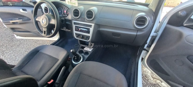 VOYAGE 1.6 MI TREND 8V FLEX 4P MANUAL - 2015 - PICADA CAFé