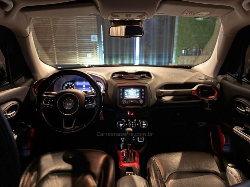 RENEGADE 2.0 16V TURBO DIESEL TRAILHAWK 4P 4X4 AUTOMÁTICO - 2016 - FARROUPILHA