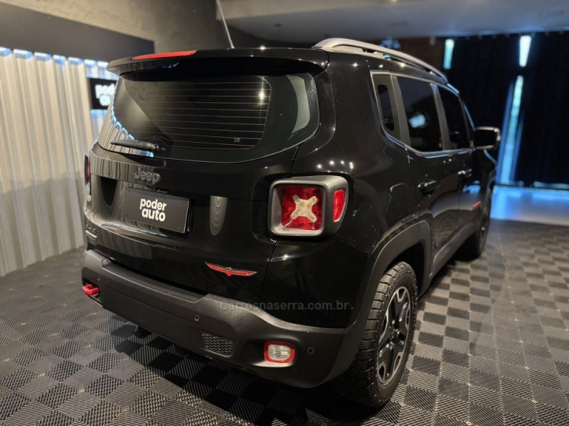 RENEGADE 2.0 16V TURBO DIESEL TRAILHAWK 4P 4X4 AUTOMÁTICO - 2016 - FARROUPILHA