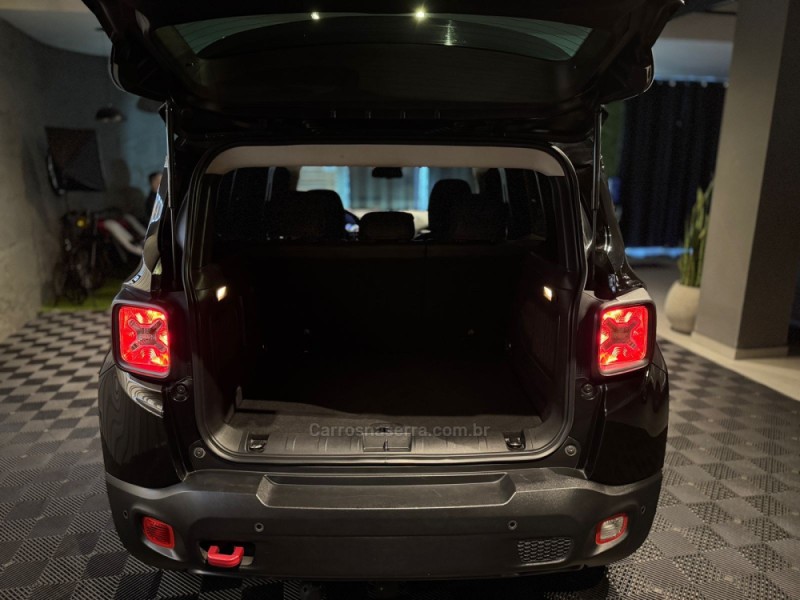 RENEGADE 2.0 16V TURBO DIESEL TRAILHAWK 4P 4X4 AUTOMÁTICO - 2016 - FARROUPILHA
