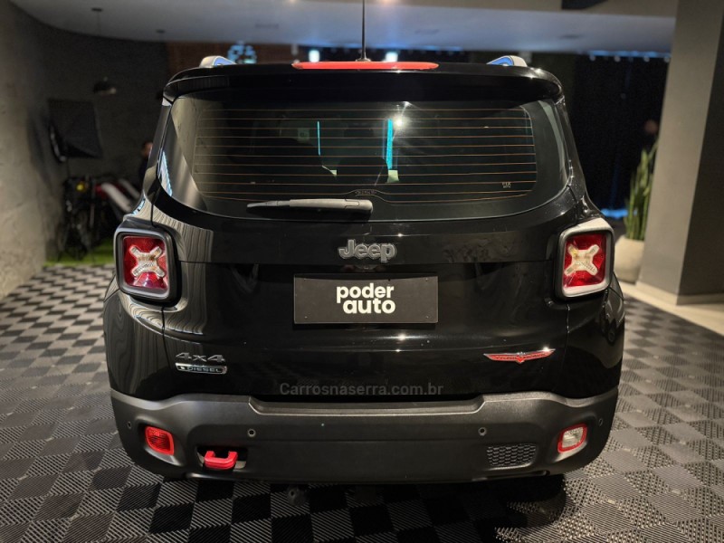RENEGADE 2.0 16V TURBO DIESEL TRAILHAWK 4P 4X4 AUTOMÁTICO - 2016 - FARROUPILHA