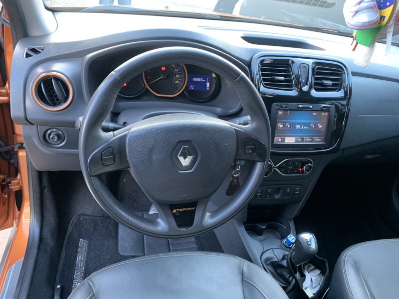 SANDERO 1.6 STEPWAY 8V FLEX 4P AUTOMATIZADO - 2015 - CAXIAS DO SUL