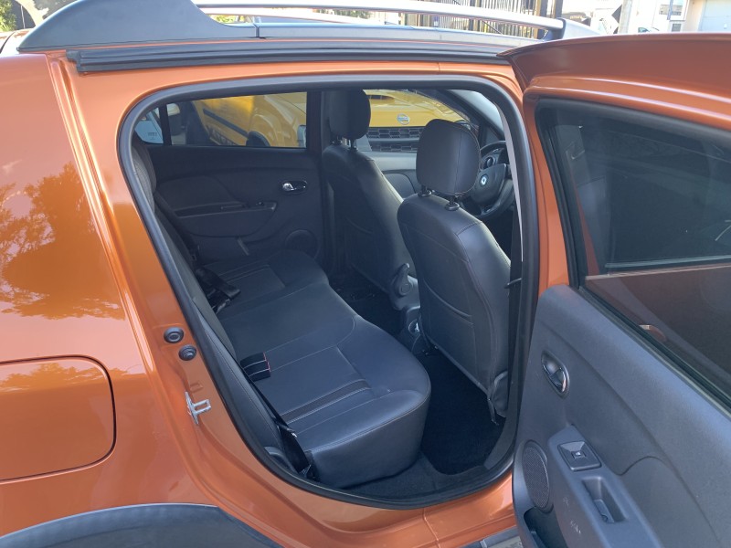 SANDERO 1.6 STEPWAY 8V FLEX 4P AUTOMATIZADO - 2015 - CAXIAS DO SUL