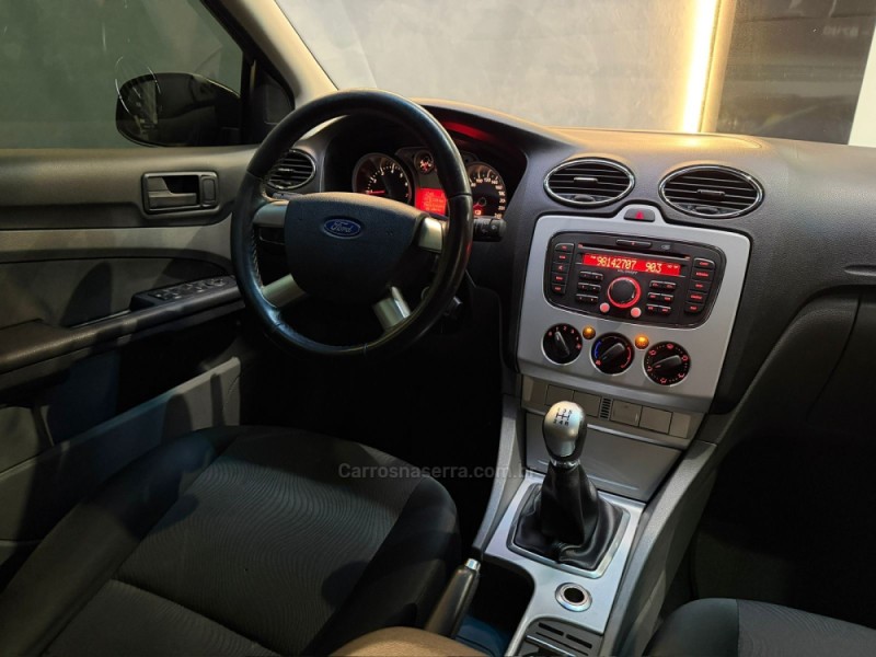 FOCUS 1.6 GLX 16V FLEX 4P MANUAL - 2013 - NOVO HAMBURGO