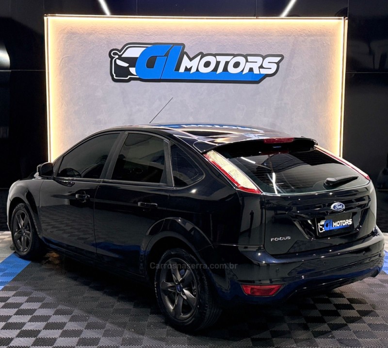 FOCUS 1.6 GLX 16V FLEX 4P MANUAL - 2013 - NOVO HAMBURGO