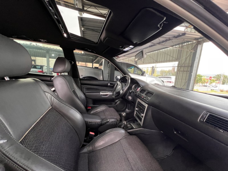 GOLF 1.6 MI SPORTLINE 8V FLEX 4P MANUAL - 2011 - BOM PRINCíPIO