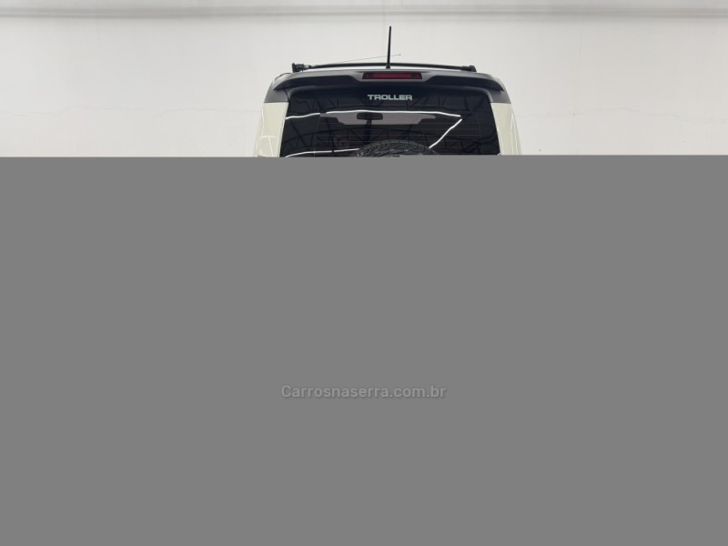 T4 3.2 TX4 TETO RÍGIDO 20V DIESEL 2P MANUAL - 2015 - CAXIAS DO SUL