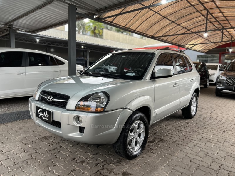 tucson 2.0 mpfi gls base 16v 143cv 2wd flex 4p automatico 2014 bom principio
