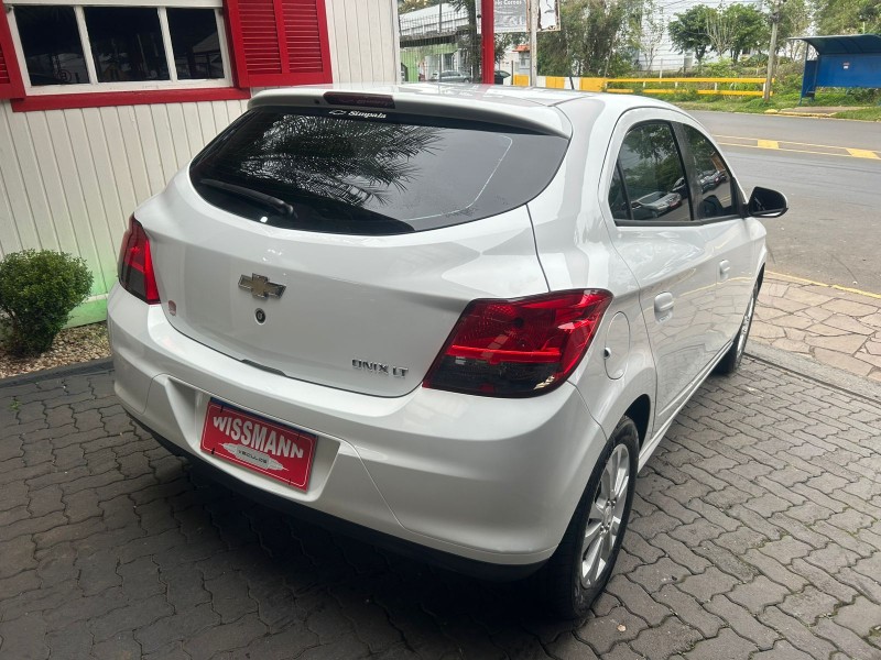 ONIX 1.0 MPFI LOLLAPALOOZA 8V FLEX 4P MANUAL - 2014 - TRêS COROAS