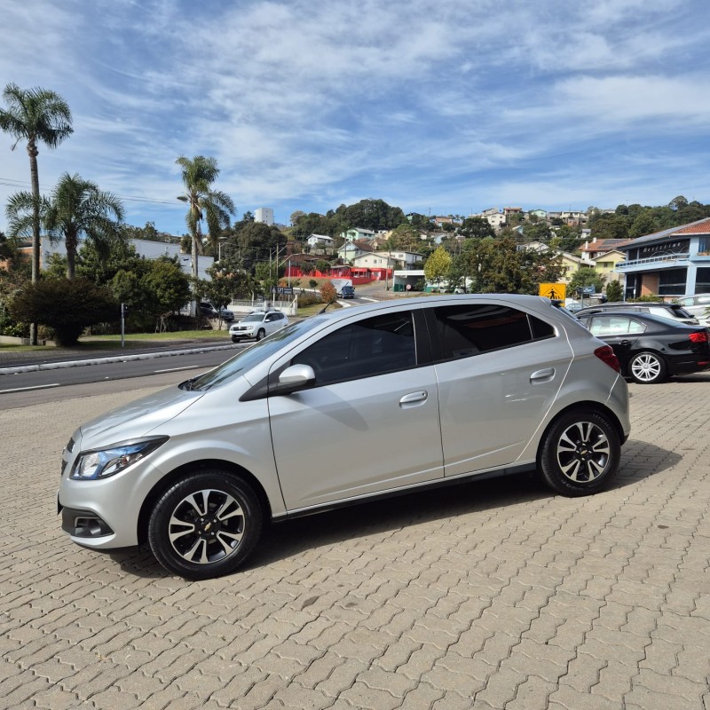 ONIX 1.4 MPFI LTZ 8V FLEX 4P MANUAL - 2015 - SãO MARCOS