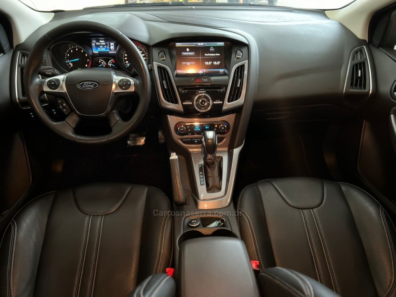 FOCUS 2.0 TITANIUM HATCH 16V FLEX 4P AUTOMÁTICO - 2015 - CAXIAS DO SUL