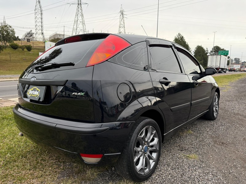 FOCUS 1.6 GL 8V FLEX 4P MANUAL - 2009 - FARROUPILHA