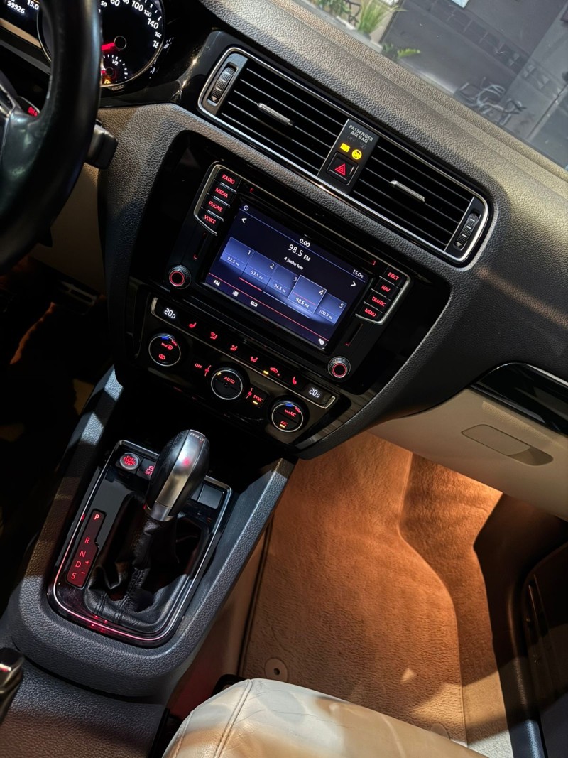 JETTA 2.0 TSI HIGHLINE 211CV GASOLINA 4P TIPTRONIC - 2016 - ANTôNIO PRADO